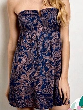 En Crème Strapless Paisley Dress